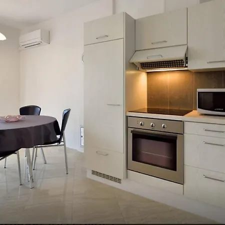 Apartment Una Pula Exterior photo